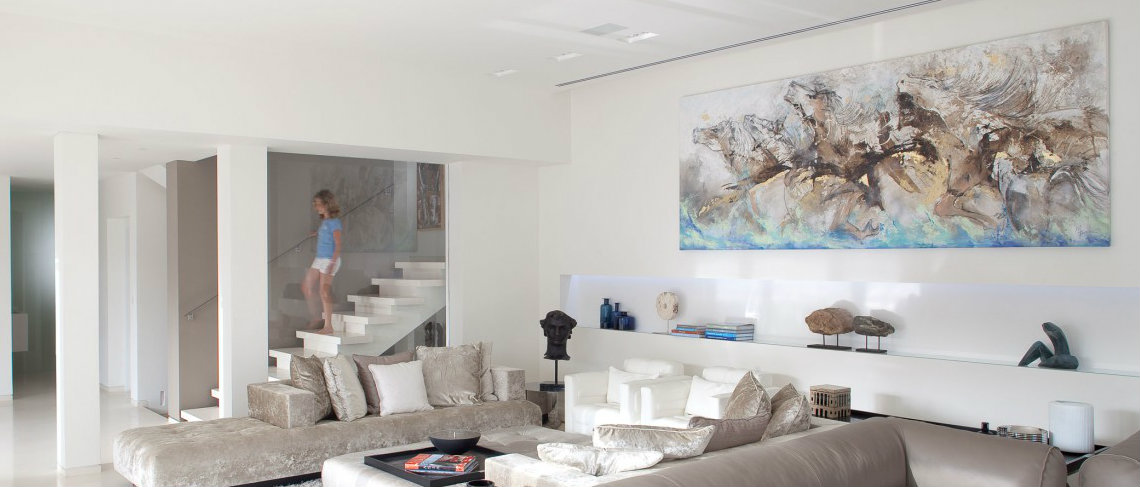 "Sea Shell" is The Contemporary Home You've Been Dreaming About