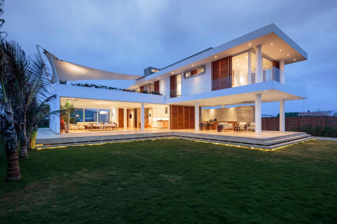Around the World: It's Time to Find this Beachfront House in Ecuador