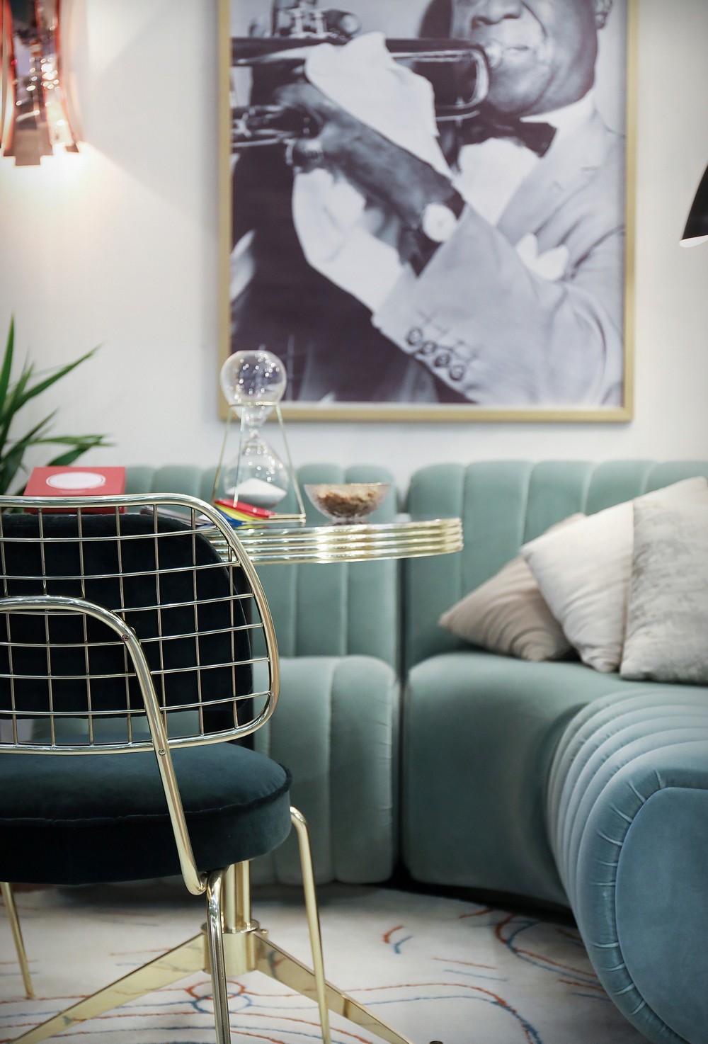 Retro Vibe Mid-century: The Dining Chairs