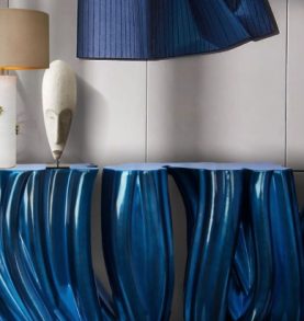 EYE-CATCHING MODERN CONSOLE TABLES FOR A STATEMENT ENTRYWAY